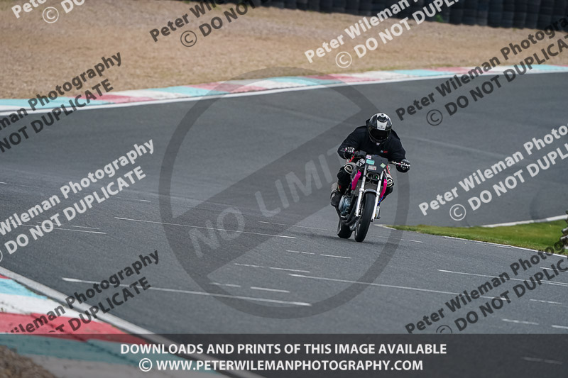 enduro digital images;event digital images;eventdigitalimages;mallory park;mallory park photographs;mallory park trackday;mallory park trackday photographs;no limits trackdays;peter wileman photography;racing digital images;trackday digital images;trackday photos